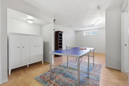 135 Douglas Woods Hill Se, Calgary, AB - Indoor Photo Showing Other Room