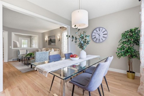 135 Douglas Woods Hill Se, Calgary, AB - Indoor Photo Showing Dining Room