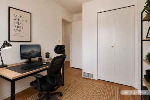102-1835 10 Avenue Se, Calgary, AB - Indoor Photo Showing Office