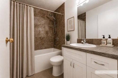 102-1835 10 Avenue Se, Calgary, AB - Indoor Photo Showing Bathroom