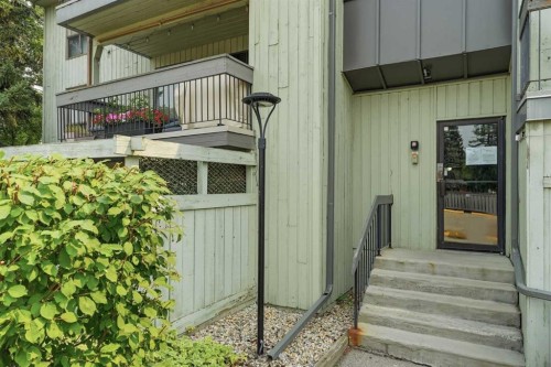 214-10120 Brookpark Boulevard Sw, Calgary, AB - Outdoor With Exterior