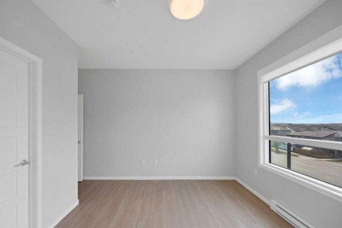 3315-33 Carringham Gate Nw, Calgary, AB - Indoor Photo Showing Other Room