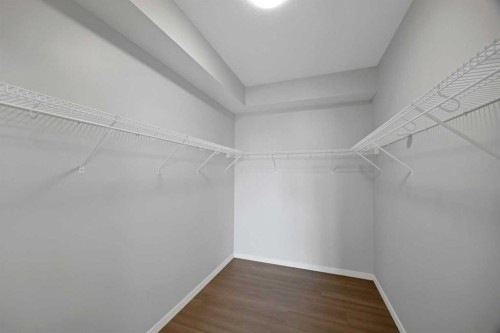 3315-33 Carringham Gate Nw, Calgary, AB - Indoor With Storage