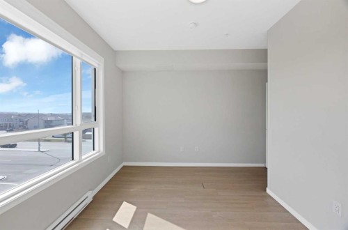 3315-33 Carringham Gate Nw, Calgary, AB - Indoor Photo Showing Other Room
