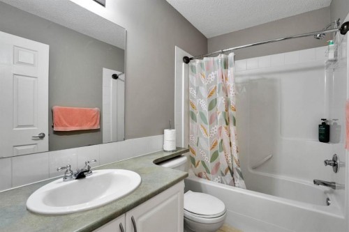 199 Cedarwood Lane Sw, Calgary, AB - Indoor Photo Showing Bathroom