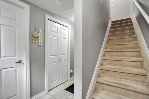 199 Cedarwood Lane Sw, Calgary, AB - Indoor Photo Showing Other Room