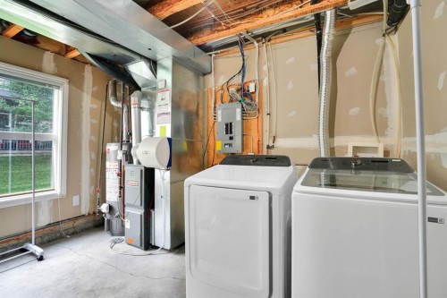 199 Cedarwood Lane Sw, Calgary, AB - Indoor Photo Showing Other Room