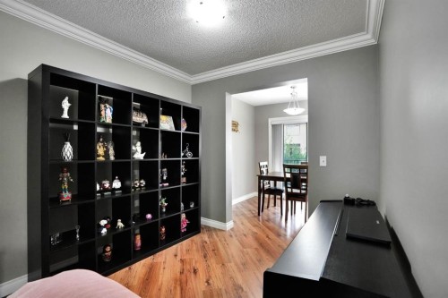 199 Cedarwood Lane Sw, Calgary, AB - Indoor