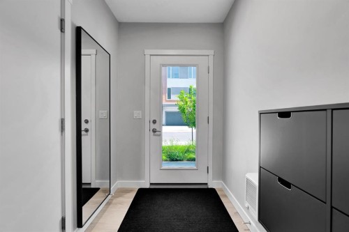 426 Shawnee Square Sw, Calgary, AB - Indoor Photo Showing Other Room