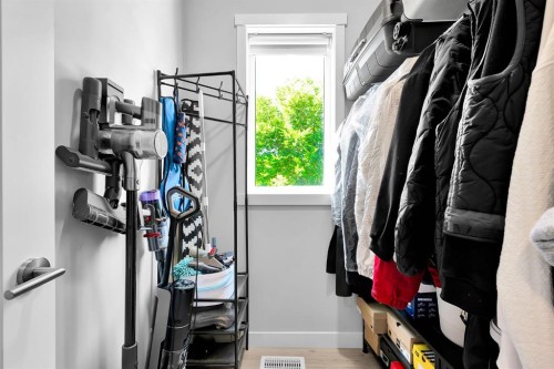 426 Shawnee Square Sw, Calgary, AB - Indoor With Storage