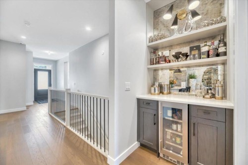 648 Shawnee Terrace Sw, Calgary, AB - Indoor Photo Showing Other Room