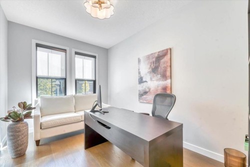 648 Shawnee Terrace Sw, Calgary, AB - Indoor