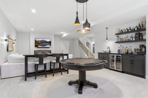 648 Shawnee Terrace Sw, Calgary, AB - Indoor Photo Showing Other Room