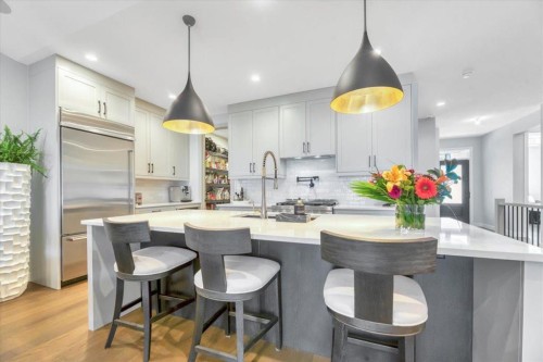648 Shawnee Terrace Sw, Calgary, AB - Indoor