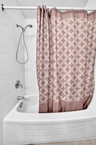 148 Fonda Drive Se, Calgary, AB - Indoor Photo Showing Bathroom