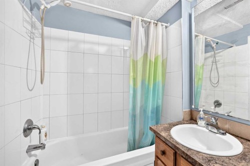 148 Fonda Drive Se, Calgary, AB - Indoor Photo Showing Bathroom