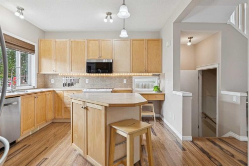 1857 New Brighton Drive Se, Calgary, AB - Indoor Photo Showing Kitchen