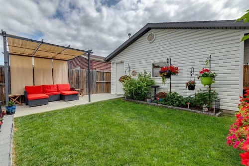 1857 New Brighton Drive Se, Calgary, AB - Outdoor With Exterior