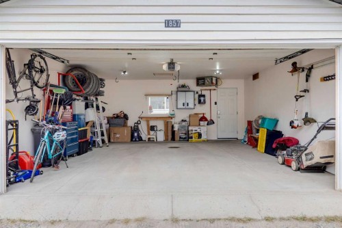 1857 New Brighton Drive Se, Calgary, AB - Indoor Photo Showing Garage