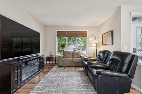 1857 New Brighton Drive Se, Calgary, AB - Indoor Photo Showing Living Room