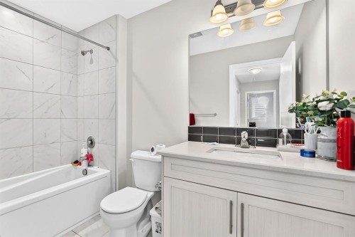 122 Cityside Way Ne, Calgary, AB - Indoor Photo Showing Bathroom
