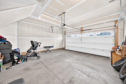 122 Cityside Way Ne, Calgary, AB - Indoor Photo Showing Garage