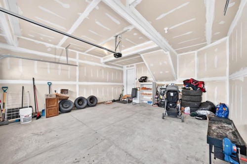122 Cityside Way Ne, Calgary, AB - Indoor Photo Showing Garage
