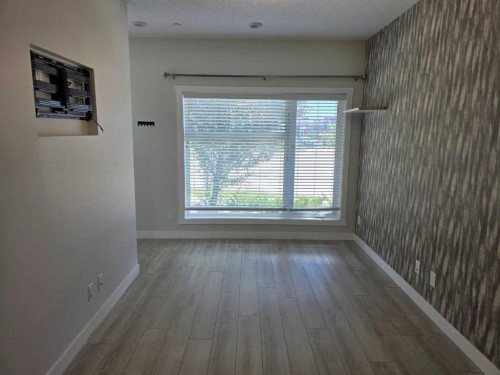 107 Lucas Boulevard Nw, Calgary, AB - Indoor Photo Showing Other Room