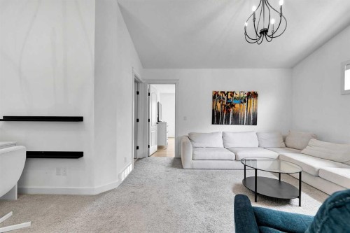154 Buckskin Way, Cochrane, AB - Indoor Photo Showing Living Room