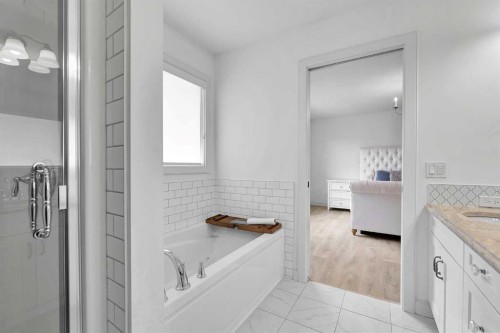 154 Buckskin Way, Cochrane, AB - Indoor Photo Showing Bathroom