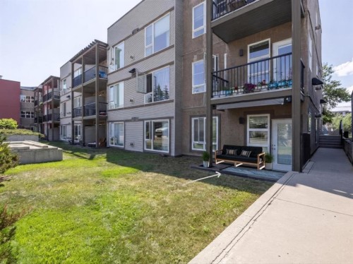 118-3600 15A Street Sw, Calgary, AB - Outdoor
