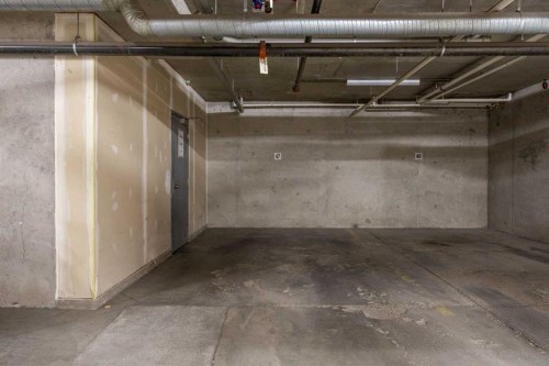 118-3600 15A Street Sw, Calgary, AB - Indoor Photo Showing Garage