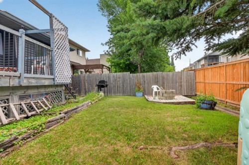 403 Shawinigan Drive Sw, Calgary, AB - Outdoor