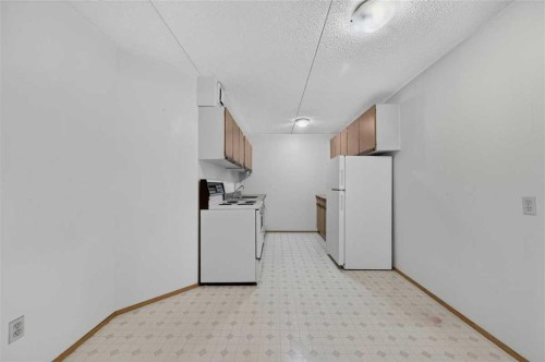 803-5204 Dalton Drive Nw, Calgary, AB - Indoor