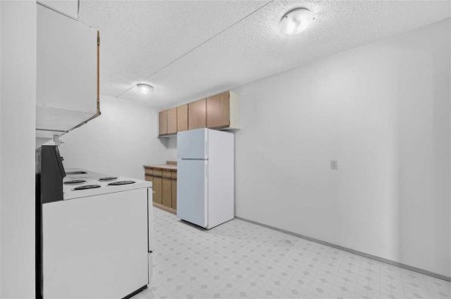 803-5204 Dalton Drive Nw, Calgary, AB - Indoor