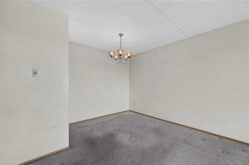 803-5204 Dalton Drive Nw, Calgary, AB - Indoor Photo Showing Other Room