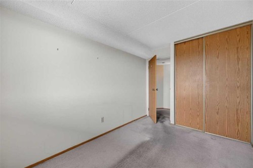 803-5204 Dalton Drive Nw, Calgary, AB - Indoor Photo Showing Other Room