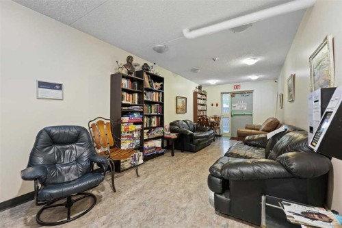 803-5204 Dalton Drive Nw, Calgary, AB - Indoor