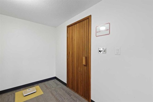 803-5204 Dalton Drive Nw, Calgary, AB - Indoor Photo Showing Other Room