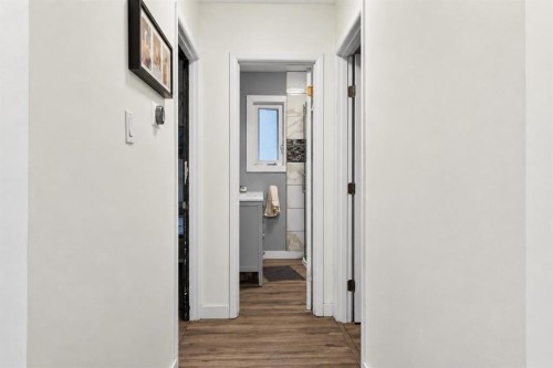 6420 18 Street Se, Calgary, AB - Indoor Photo Showing Other Room