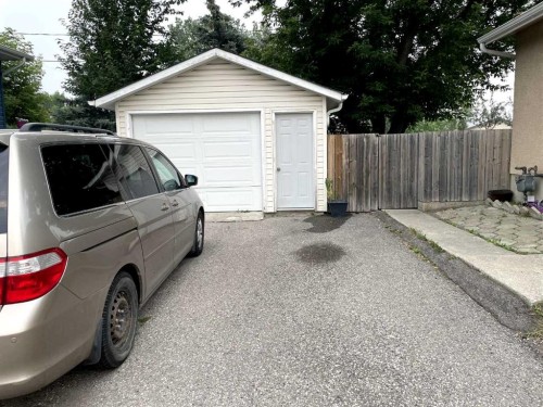 1611 Olympia Drive Se, Calgary, AB - Outdoor With Exterior