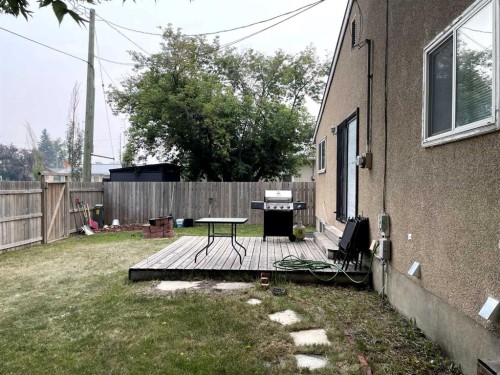 1611 Olympia Drive Se, Calgary, AB - Outdoor