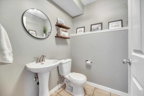 156 Aspen Creek Crescent, Strathmore, AB - Indoor Photo Showing Bathroom