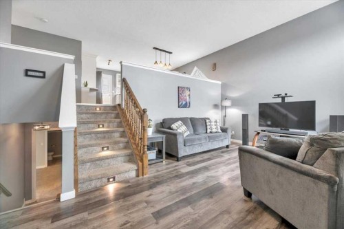156 Aspen Creek Crescent, Strathmore, AB - Indoor Photo Showing Living Room