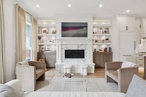4407 17 Street Sw, Calgary, AB - Indoor Photo Showing Living Room With Fireplace