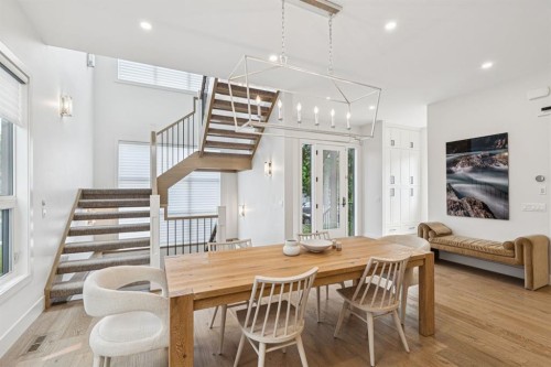 4407 17 Street Sw, Calgary, AB - Indoor Photo Showing Dining Room