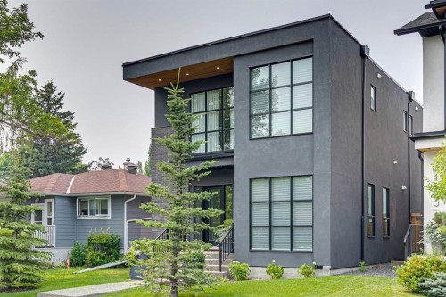 4407 17 Street Sw, Calgary, AB - Outdoor