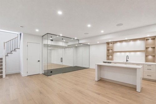 4407 17 Street Sw, Calgary, AB - Indoor Photo Showing Kitchen With Upgraded Kitchen
