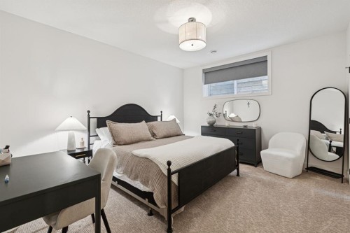 4407 17 Street Sw, Calgary, AB - Indoor Photo Showing Bedroom