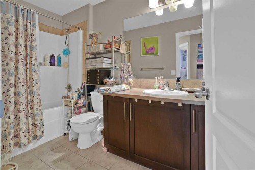 31 Walden Manor Se, Calgary, AB - Indoor Photo Showing Bathroom